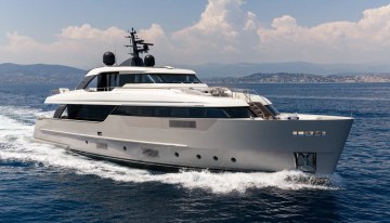 Invictus charter yacht