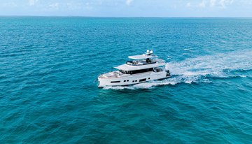 Norman's T4 charter yacht