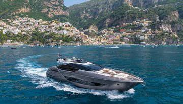 Kar charter yacht