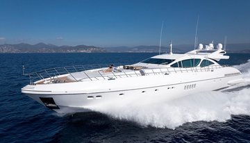 Beachouse yacht charter in Barcelona