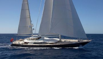 La Luna charter yacht