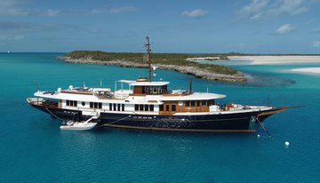 Nadan charter yacht