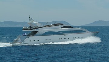 Dream B charter yacht
