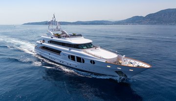 Bina charter yacht