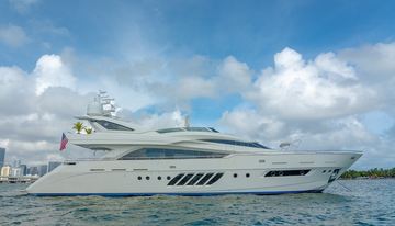 Casual charter yacht