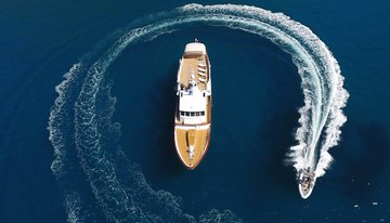 Heavenly Daze charter yacht