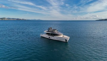 Vinci II charter yacht