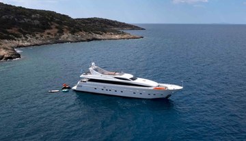 Bubbly charter yacht