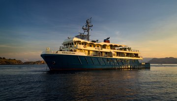 Kudanil Explorer yacht charter in Misool Island 