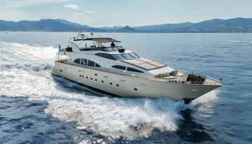 Accama Delta charter yacht