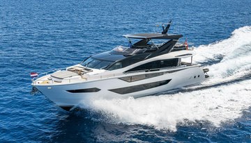 Junior charter yacht