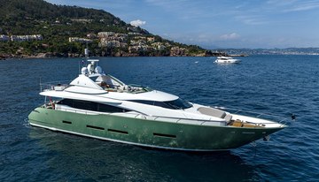 Manatea charter yacht