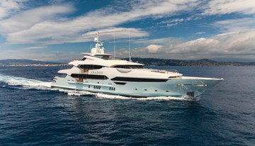 Arados charter yacht