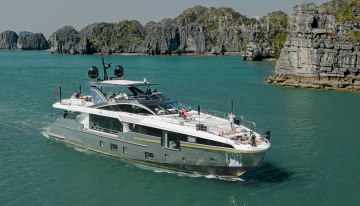 Dong Hai charter yacht