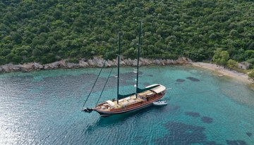 Ros Mare charter yacht