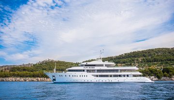 Alfa Mario charter yacht