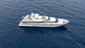 Falcon Island charter yacht