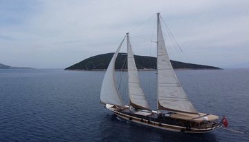 Torini charter yacht