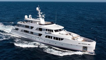 Kadimo's charter yacht