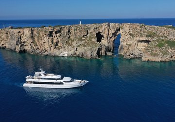 Carmen Fontana yacht charter in Crete