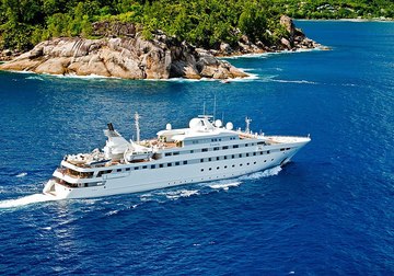 Lauren L yacht charter in Italy