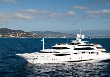 Idyllic charter yacht
                            