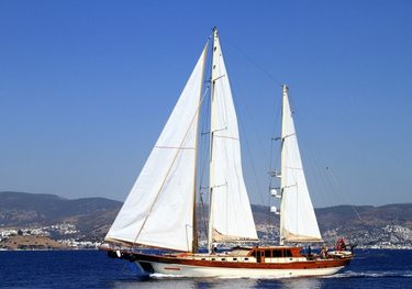 Estrella De Mar charter yacht