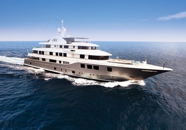 Baton Rouge charter yacht
    