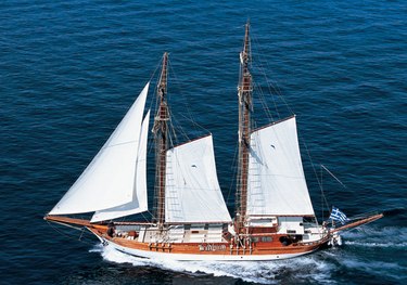 Matina charter yacht