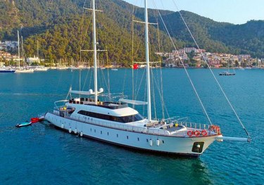 Queen of Makri charter yacht