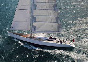 Adesso charter yacht