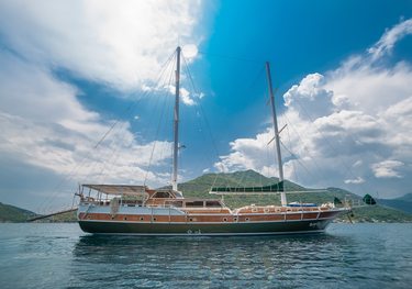 Sadri Usta 1 charter yacht