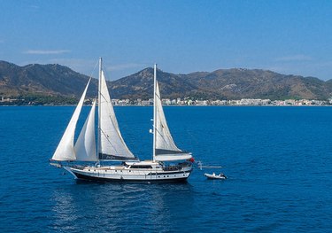 Derya Deniz charter yacht