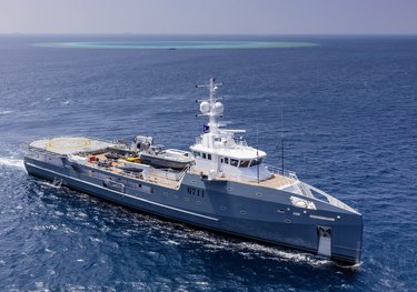 Dapple charter yacht