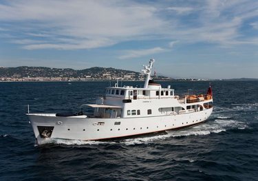 Camara C charter yacht
