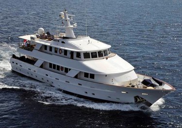 5 Fishes charter yacht