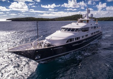 Broadwater charter yacht