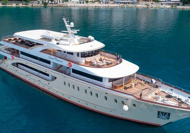 Queen Eleganza charter yacht