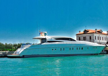Camy charter yacht