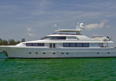 Alicia charter yacht