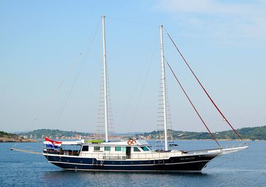 Aurum charter yacht