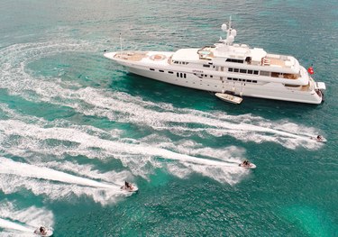 Apogee charter yacht
                            