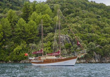 Laila Deniz charter yacht