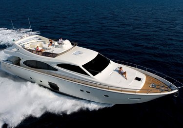 Lavitalebela charter yacht