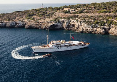 Shemara charter yacht