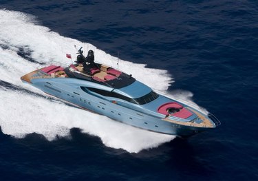 Waverunner charter yacht