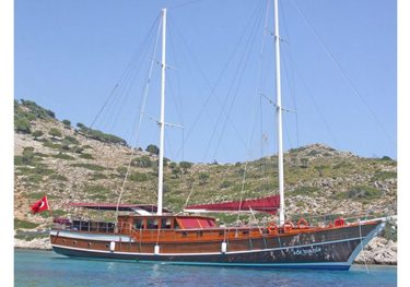 Aderina charter yacht