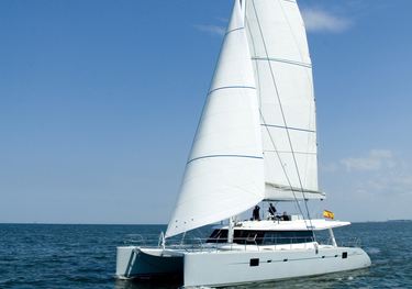 Depende IV charter yacht
