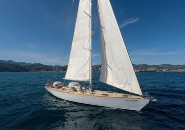 Quarta Santa Maria charter yacht