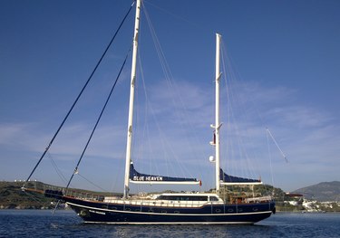 Blue Heaven charter yacht